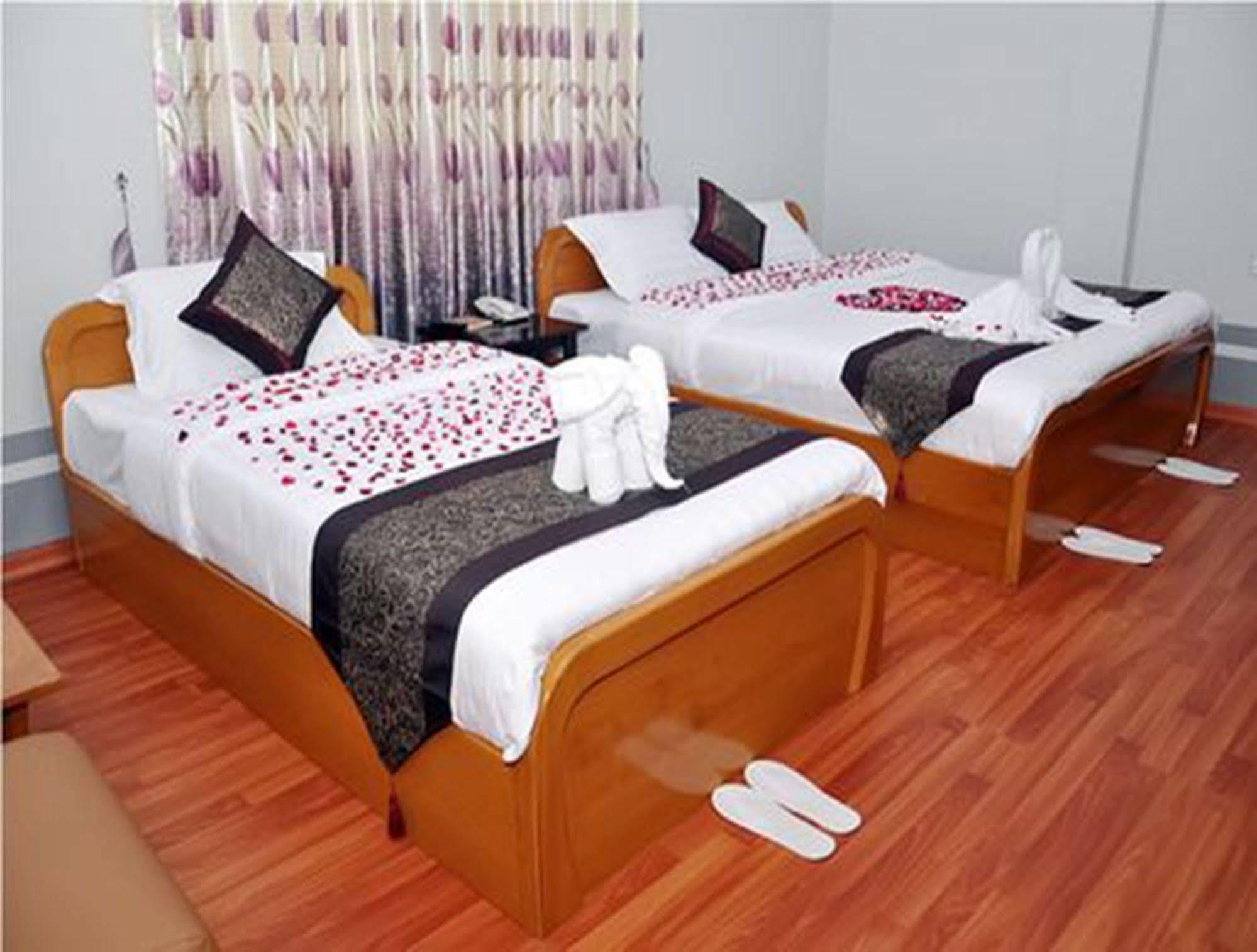 Royal Tulip Hotel Мандалай Экстерьер фото